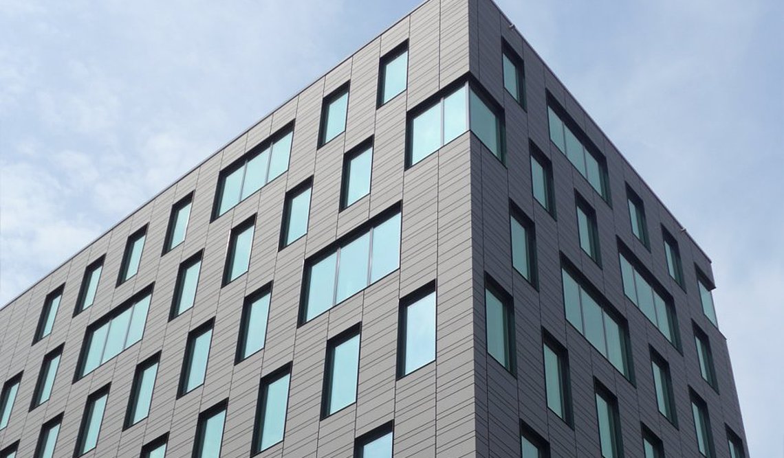 Außenansicht des Sofitel München Bayerpost, Veranstaltungsort des QUALICOAT-Kongresses 2026