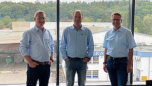 Unternehmensleitung Kager vor Fenster