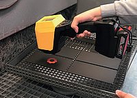 Berührungslose Schichtdickenmessung mit Handgerät