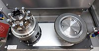 Bauteile in Laserreinigungsanlage