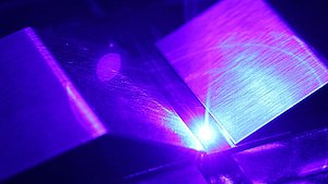Hochbrillanzlaser in Aktion