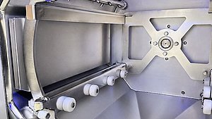 Hygienic Design: Das spezielle Kammerdesign der Reinigungsanlage vermeidet Kontaminationsbereiche und erlaubt einem schnellen und vollständigen Abfluss der Flüssigkeiten. 