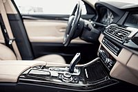 Blick in Automobil-Innenraum 