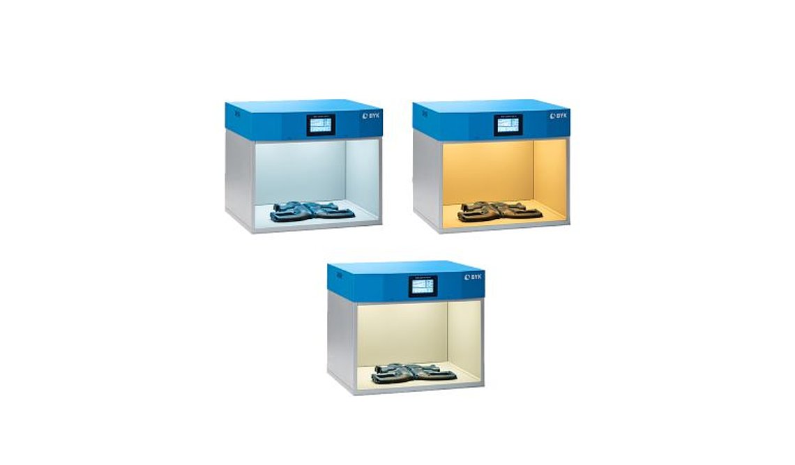 Die Lichtkabine byko-spectra LED 6 von BYK-Gardner ermöglicht die visuelle Beurteilung von Farben und Materialien unter unterschiedlichen standardisierten LED-Lichtarten.