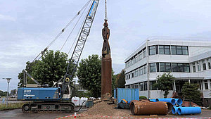 Für die Geothermieanlage wurden Löcher mit einer Tiefe von 23 m gebohrt.