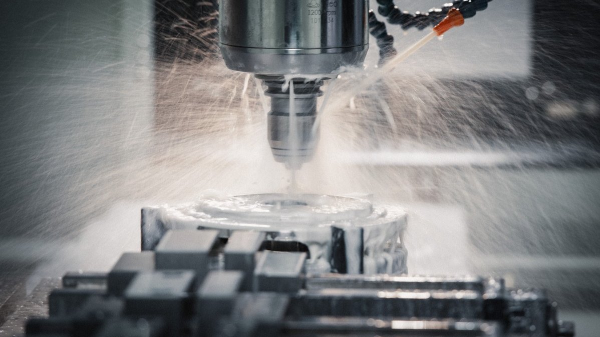 To ensure precision during milling, the workpieces are clamped using vacuum.