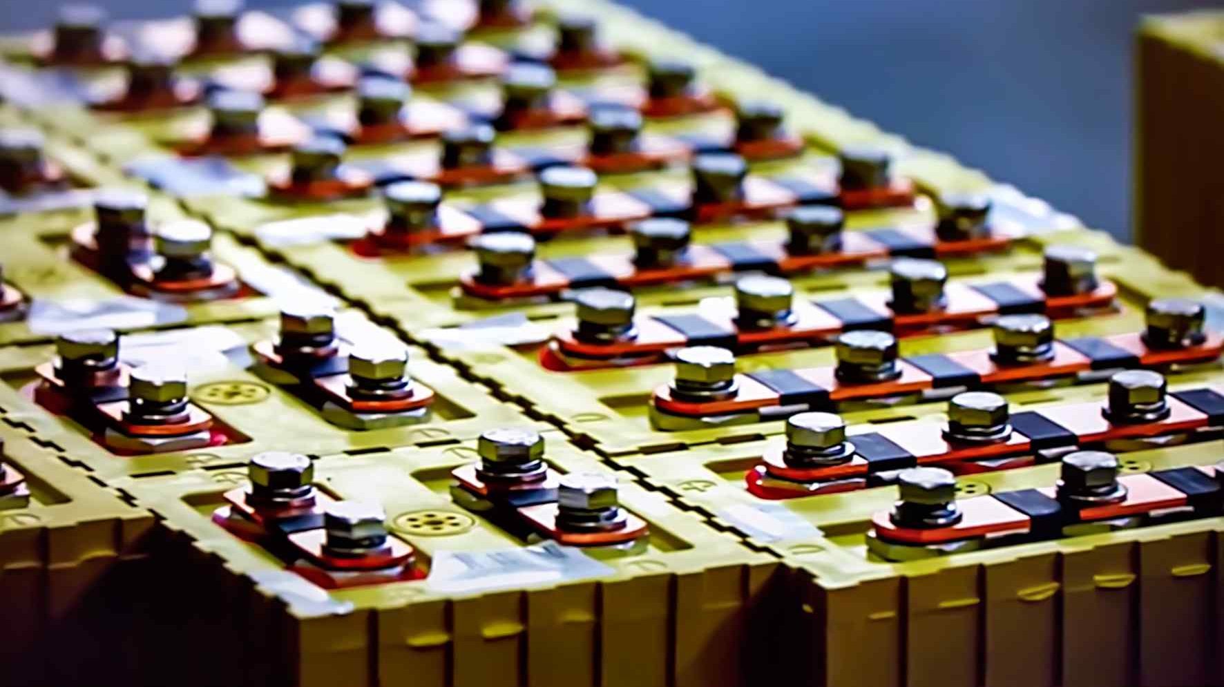 Alte Lithium-Ionen-Batterien fallen in immer größeren Mengen an, entsprechend wichtiger wird das Recycling. 