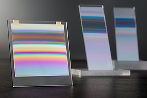 Der Hyperspektralfilter vereint drei linear variable Bandpassfilter auf einem Substrat mit einer Größe von nur 10 mm.