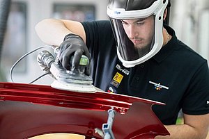 Noah Seiler bei den Worldskills 2026 im Wettbewerb der Fahrzeuglackierer