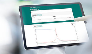 Kompakter Ionic Titrator von Metrohm mit Touchdisplay für potentiometrische und Karl-Fischer-Titrationen