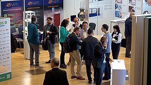 Fachausstellung, Vorträge und persönliche Begegnungen machten die V2025 zu einer zentralen Veranstaltung für die Vakuum-, Plasma- und Dünnschichtbranche.