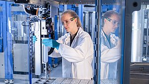 Covestro automatisiertes Lacklabor