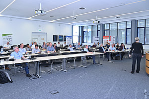 Beim vergangenen Mitglieder-Kontakttag im KIT konnte die Deutsche Vakuum-Gesellschaft einen regen Zuspruch verzeichnen.