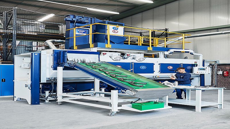 THM 500 Muldenband-Durchlaufstrahlanlage 