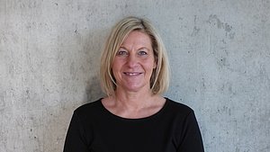 Miriam Jacob tor Weihen von Qubus