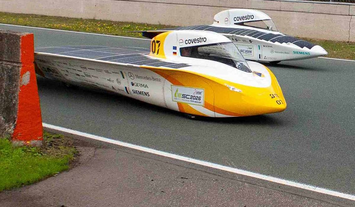 Solarrennwagen Sonnenwagen Æthon auf der Rennstrecke in Zolder