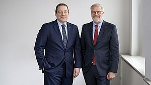 Geschäftsführer Nordmann Dr. Gerd Bergmann und Ulrich Cramer
