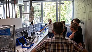 Wissenstransfer in den Laborräumen der Hochschule Heilbronn 