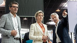 Roland Bleinroth, Stefan Lohnert (Messe Stuttgart), Dr. Nicole Hoffmeister-Kraut (Wirtschaftsminiserin Baden-Württemberg)